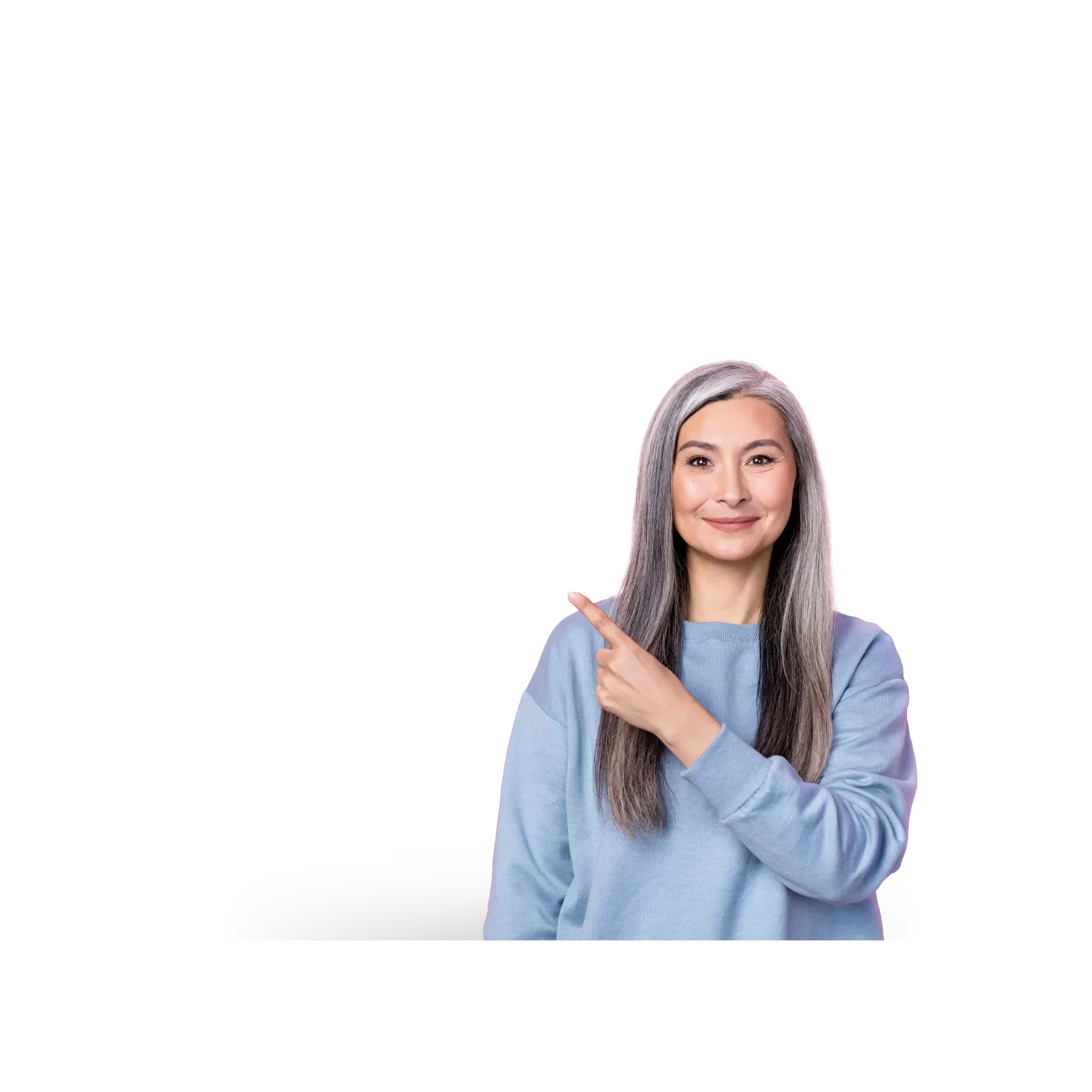 Frau mit langen Haaren zeigt auf Daten im Hintergrund