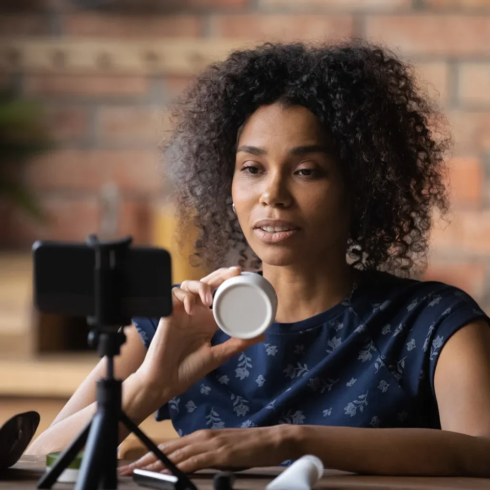 Online influencer reviewing a product